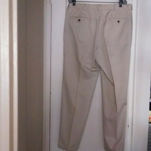 2 PAIRS - KHAKI BROOKS BROTHERS MEN'S CLARK'S STRAIGHT FIT CHINO PANTS,S-37"X32" - Picture 4 of 9